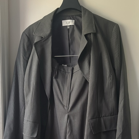 Le Suit women’s - Picture 1 of 3